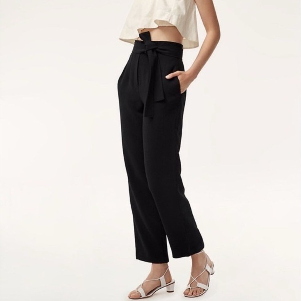 Aritzia Wilfred feuille black paperbag belt pants in size 00